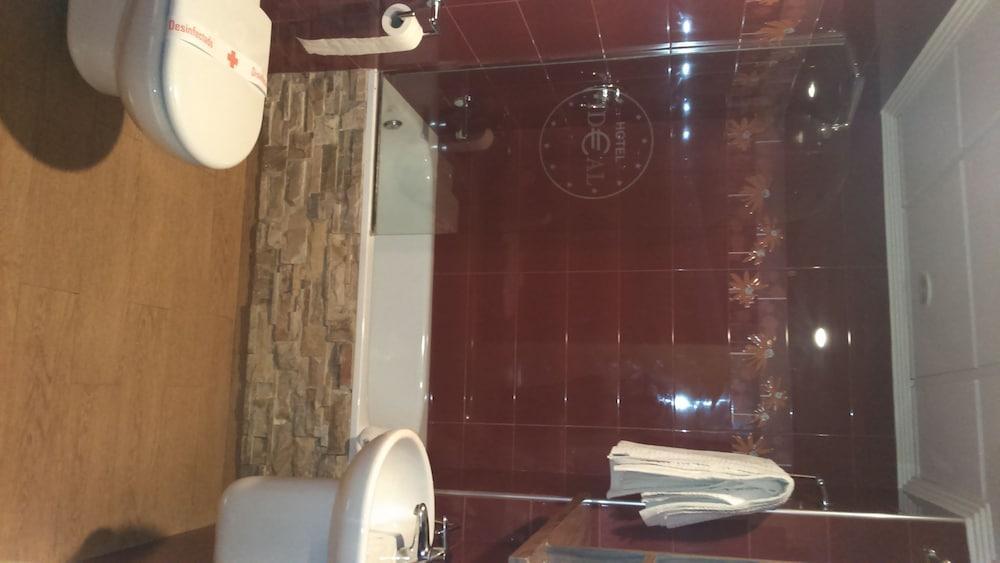 Hotel Ideal Villarrobledo Buitenkant foto