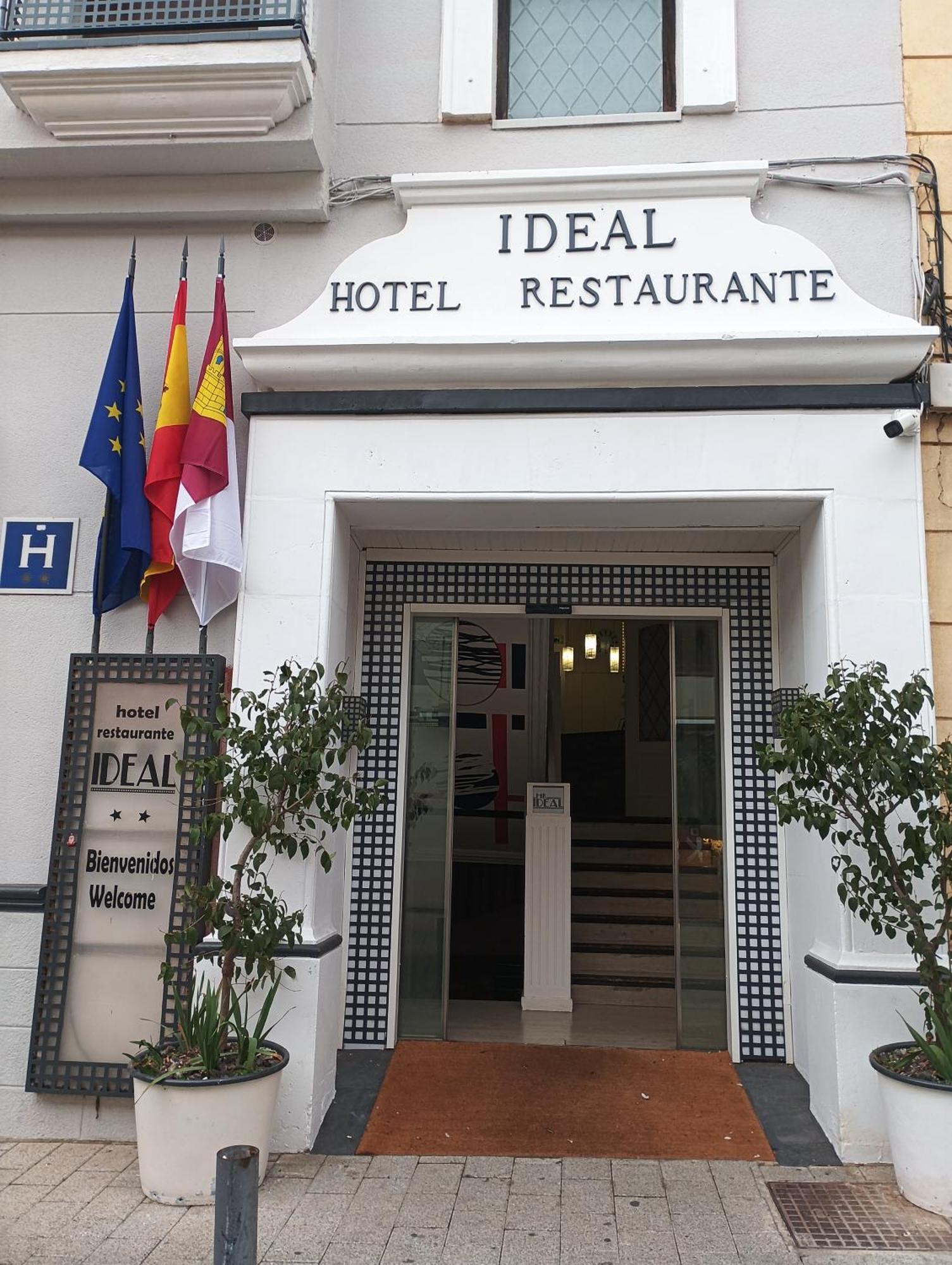 Hotel Ideal Villarrobledo Buitenkant foto
