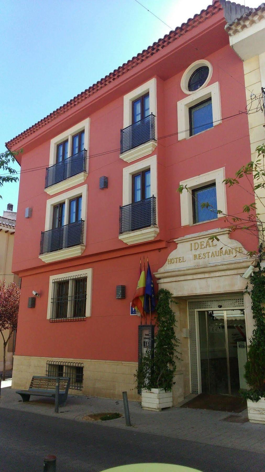 Hotel Ideal Villarrobledo Buitenkant foto