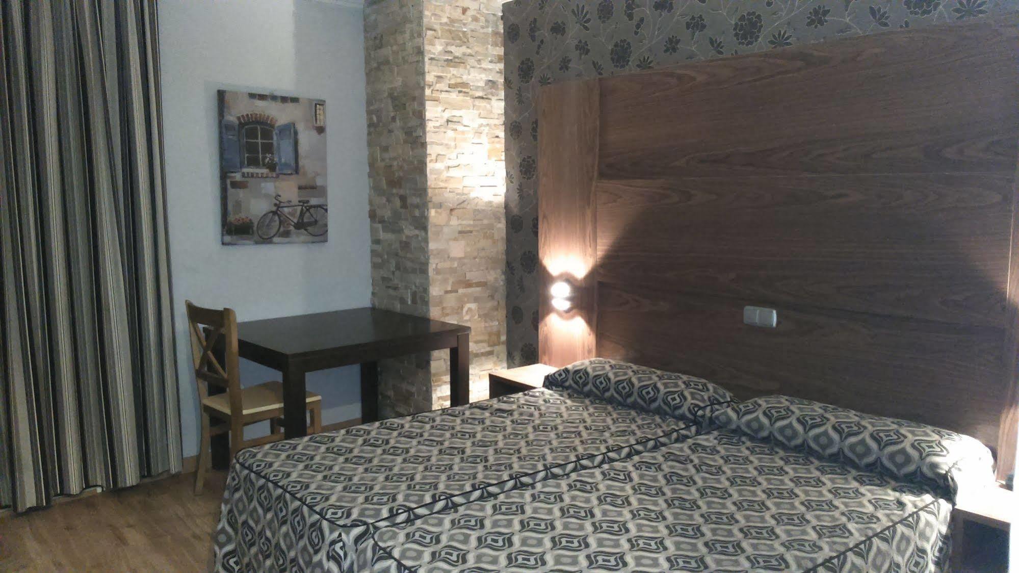 Hotel Ideal Villarrobledo Buitenkant foto