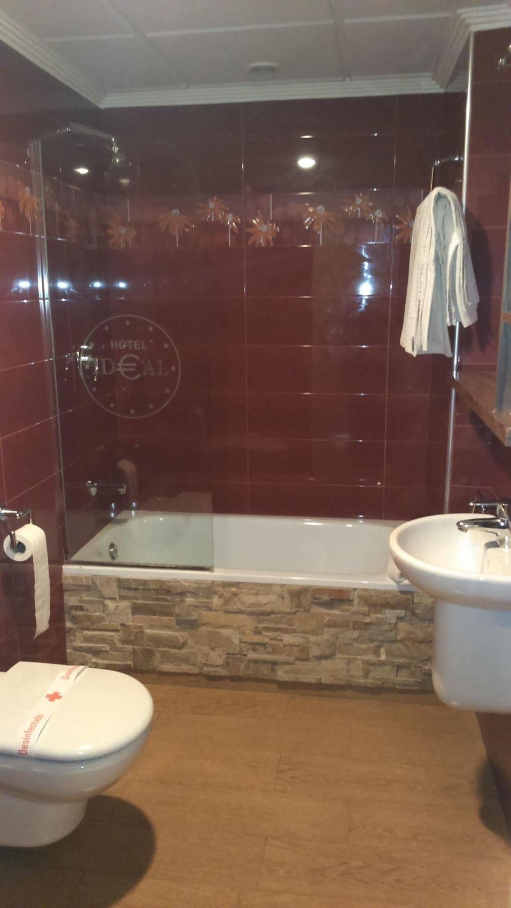 Hotel Ideal Villarrobledo Buitenkant foto